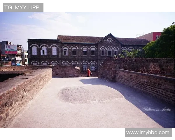 孟买城与浦那城的文化碰撞与发展对比探讨