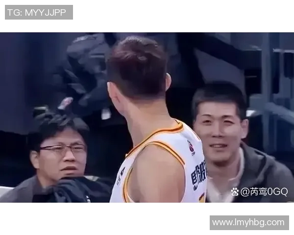 男篮对阵法国周鹏冲突事件引发热议球迷关注背后的故事与影响