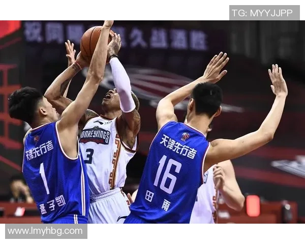 南京同曦对阵深圳篮球比赛直播全程回顾与精彩瞬间分析