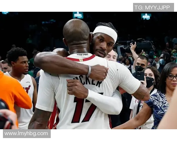 热火与凯尔特人激战11月23日NBA赛场精彩对决引发球迷热议 热火与凯尔特人激战11月23日NBA赛场精彩对决引发球迷热议